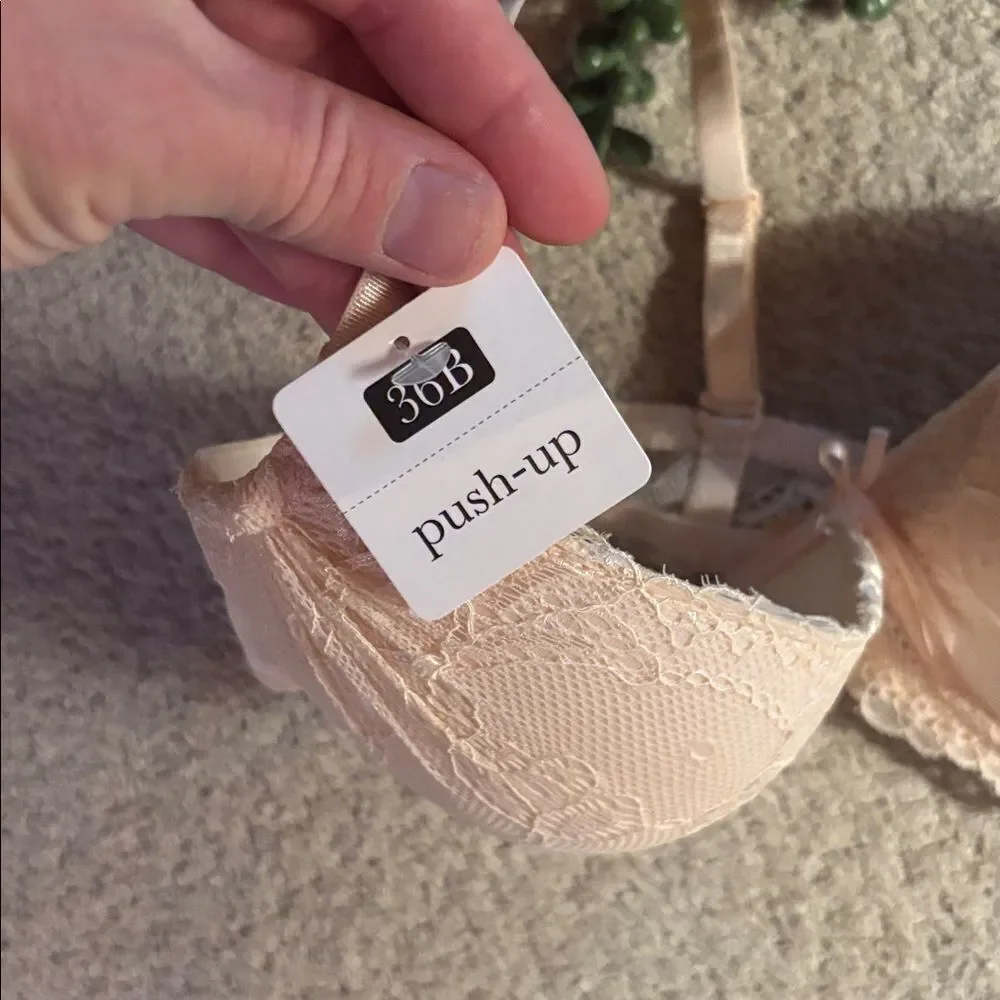 NWT Rene Rofe Lace Padded Bra in Cream - Picture 4 of 9